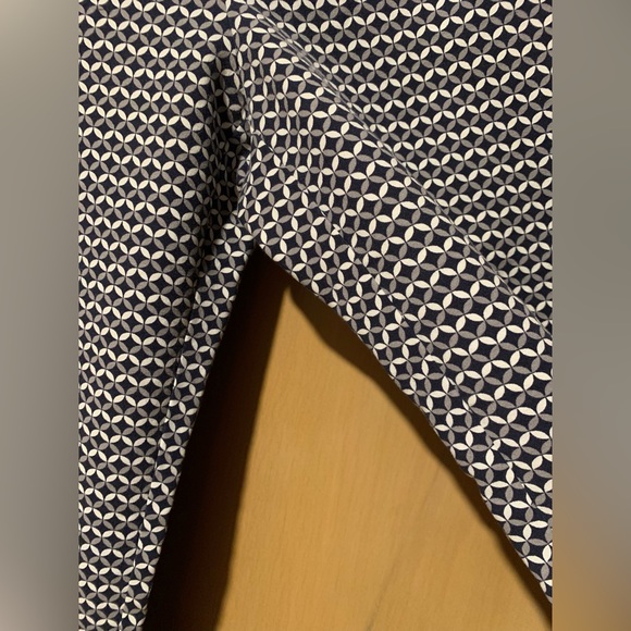 Merona Women’s S8 Navy and White Patterned Dress Pants - Picture 5 of 8